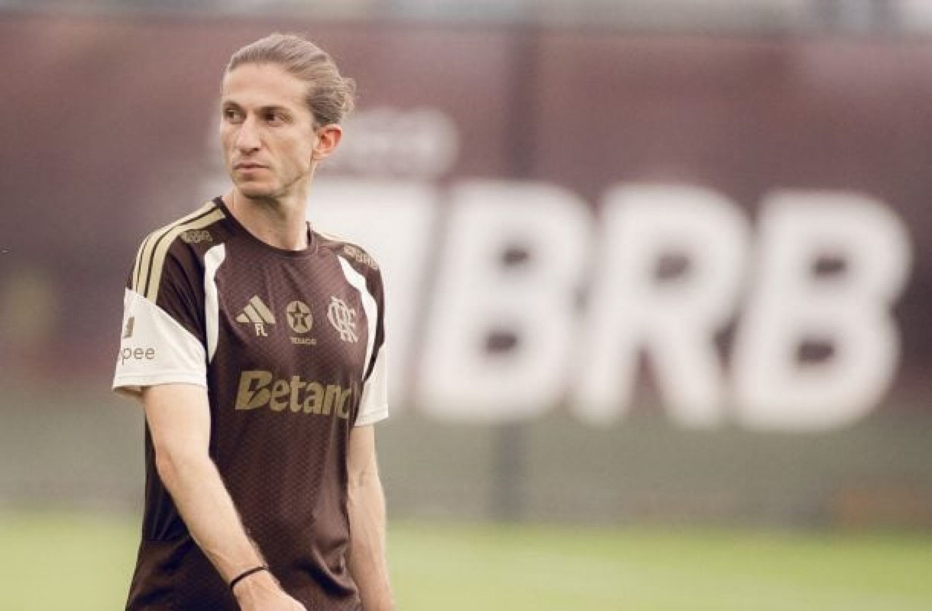 Jornalista cita Filipe Lu&iacute;s em elimina&ccedil;&atilde;o do Flamengo na Copa do Brasil: “Estava na rua”
