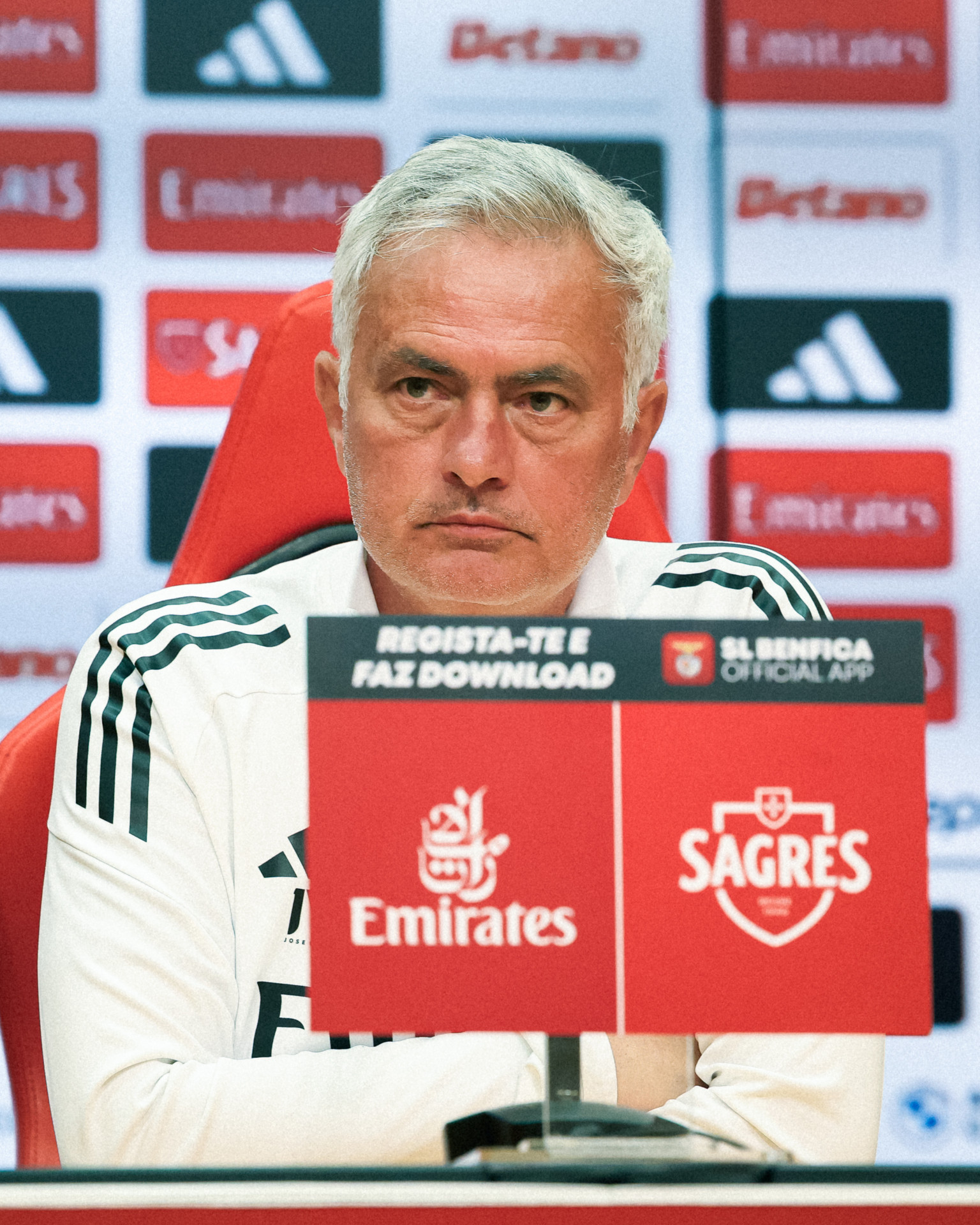 Mourinho afirma que Benfica é maior que sua situação pessoal e despista sobre Real Madrid