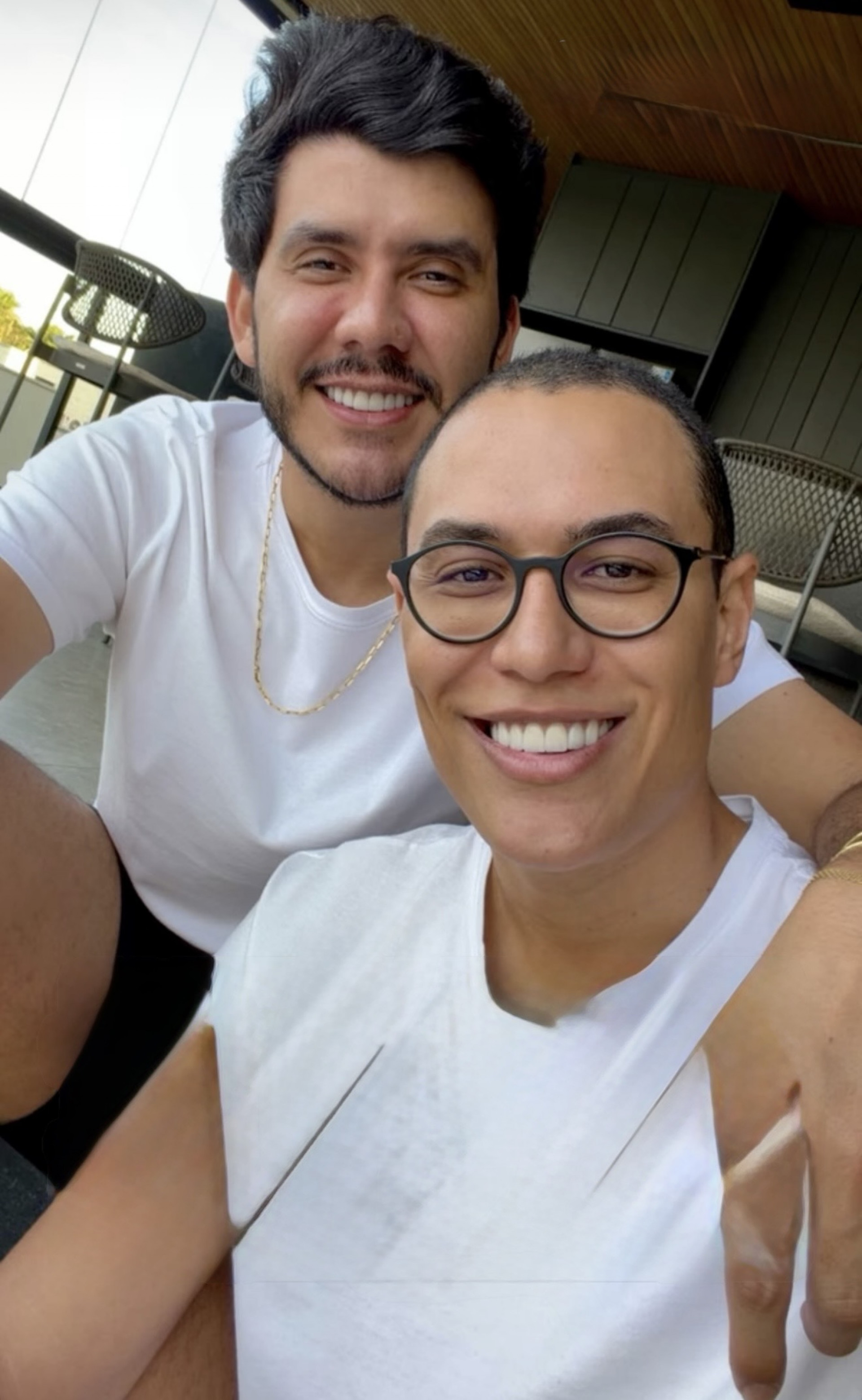 Raphael Sousa publicou declaração emocionante para Marco Jr após deixar a prisão e agradeceu o apoio recebido durante os 29 dias em que esteve detido