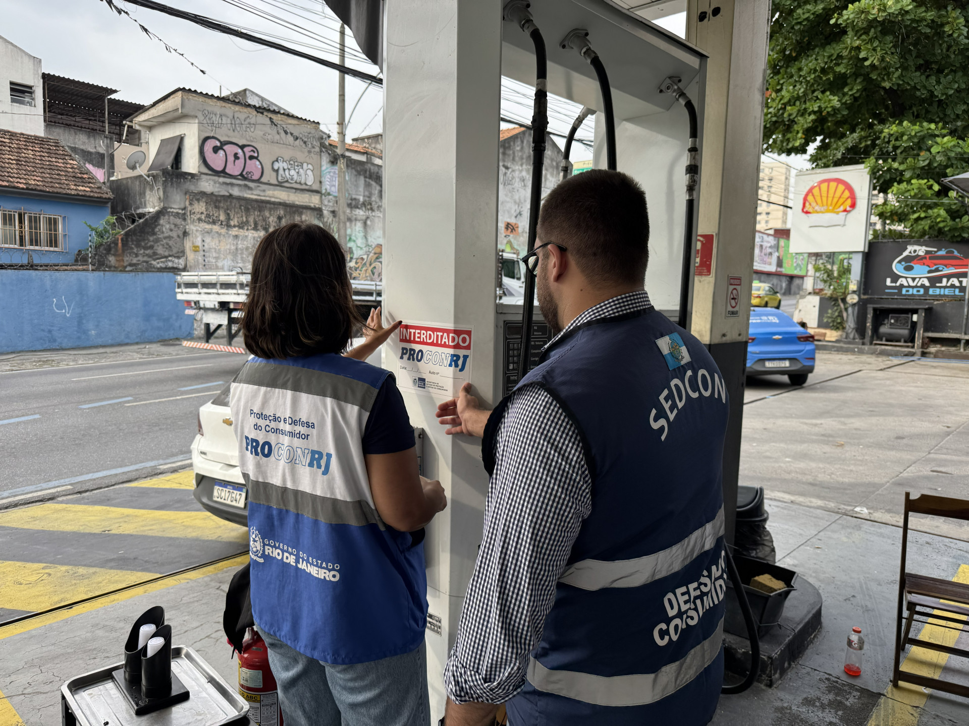 Posto de combustíveis foi totalmente interditado - Divulgação / Sedcom