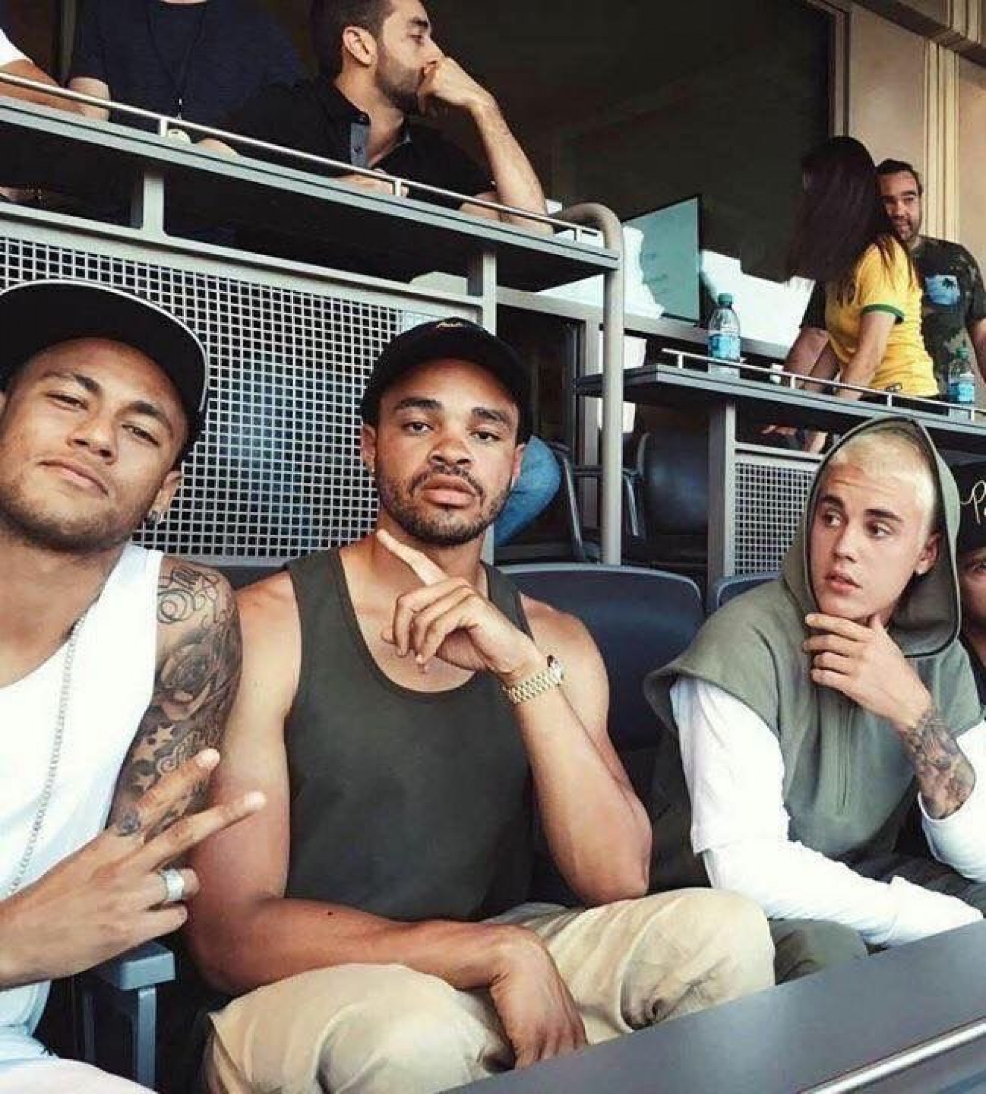 Neymar e Justin Bieber em foto antiga - Reprodução / X