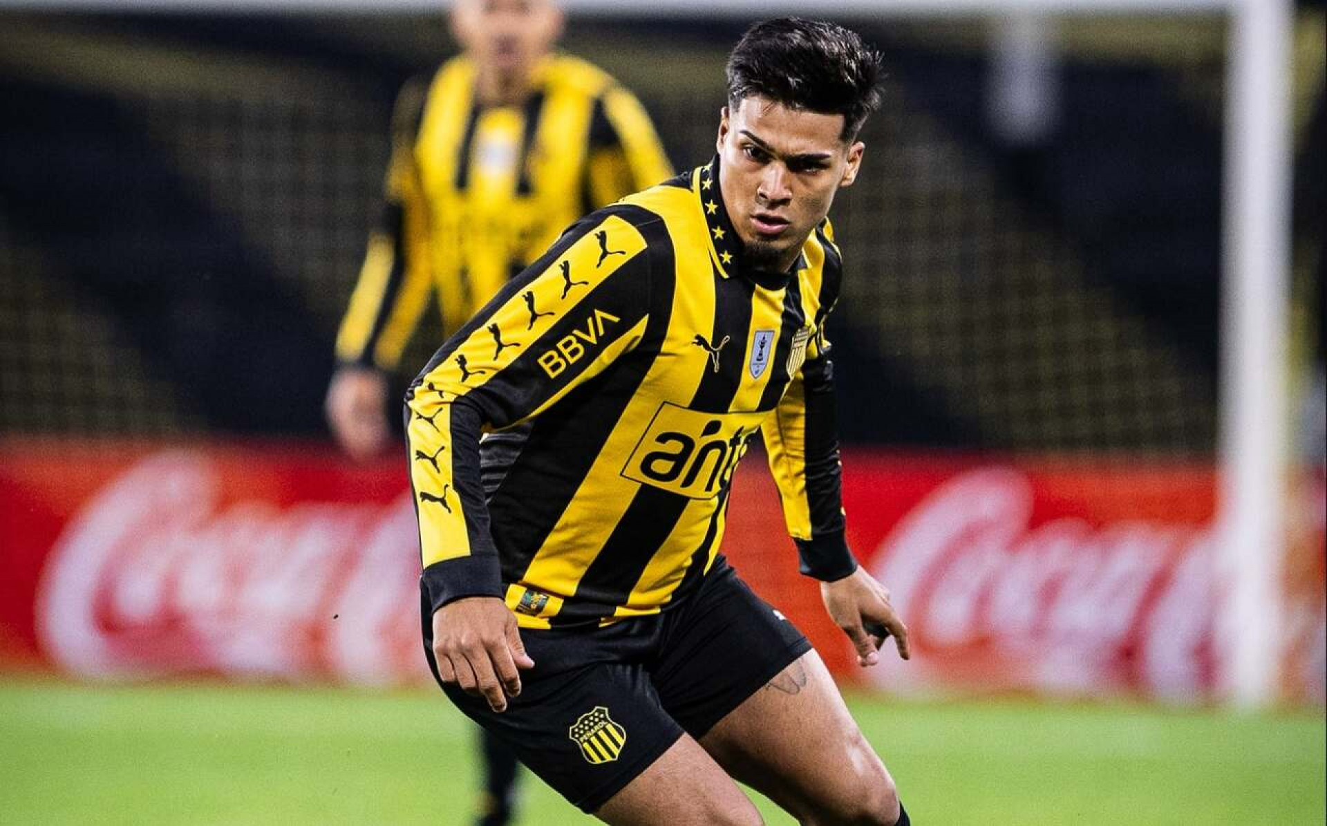 Gr&ecirc;mio sofre cobran&ccedil;a de clube uruguaio por d&iacute;vida, e caso pode parar na Fifa