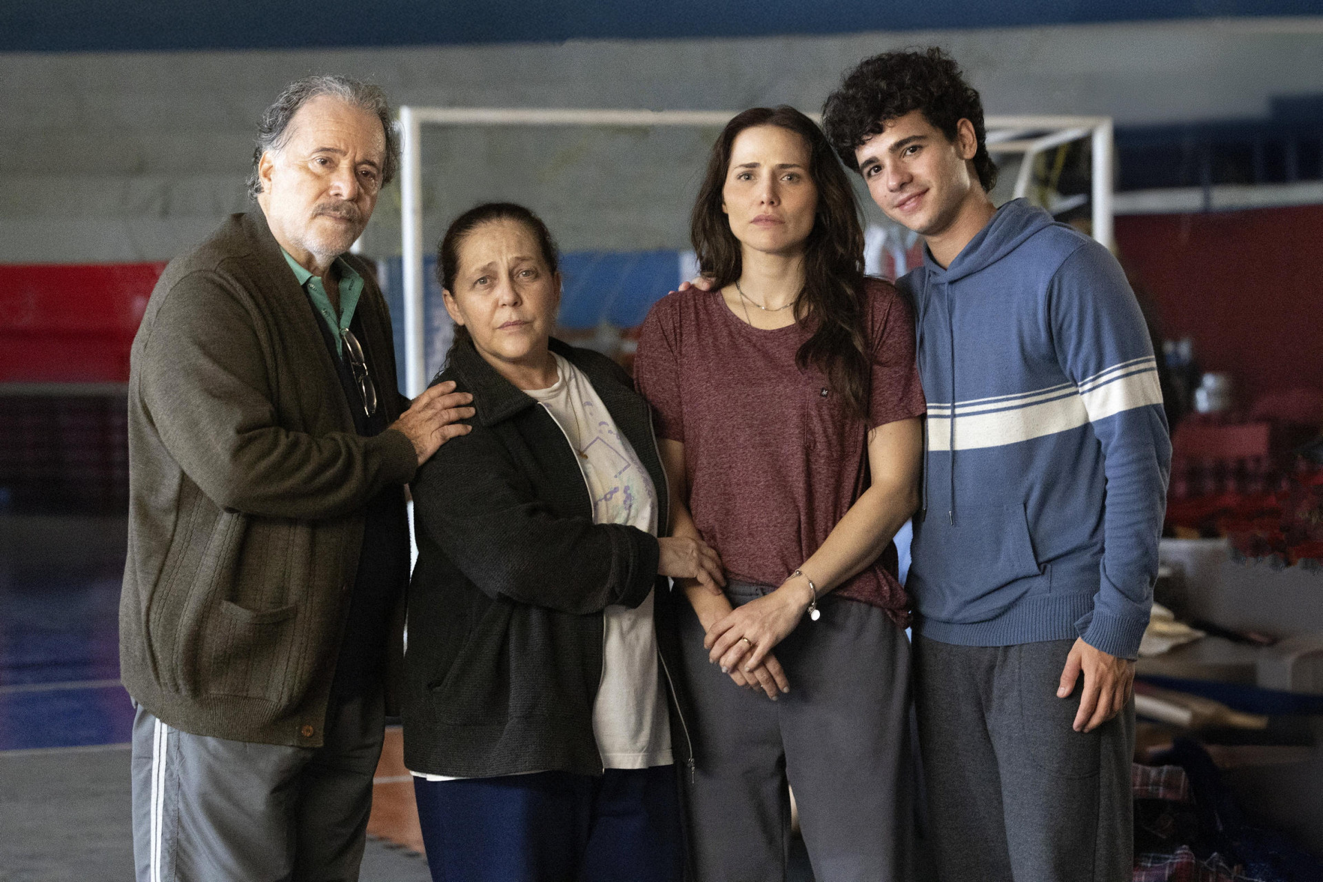 Quem Ama Cuida: Otoniel ( Tony Ramos ), Elisa (Isabela Garcia), Adriana ( Leticia Colin ) , Maurício/ Mau Mau ( João Victor Gonçalves )  - Manoella Mello / TV Globo