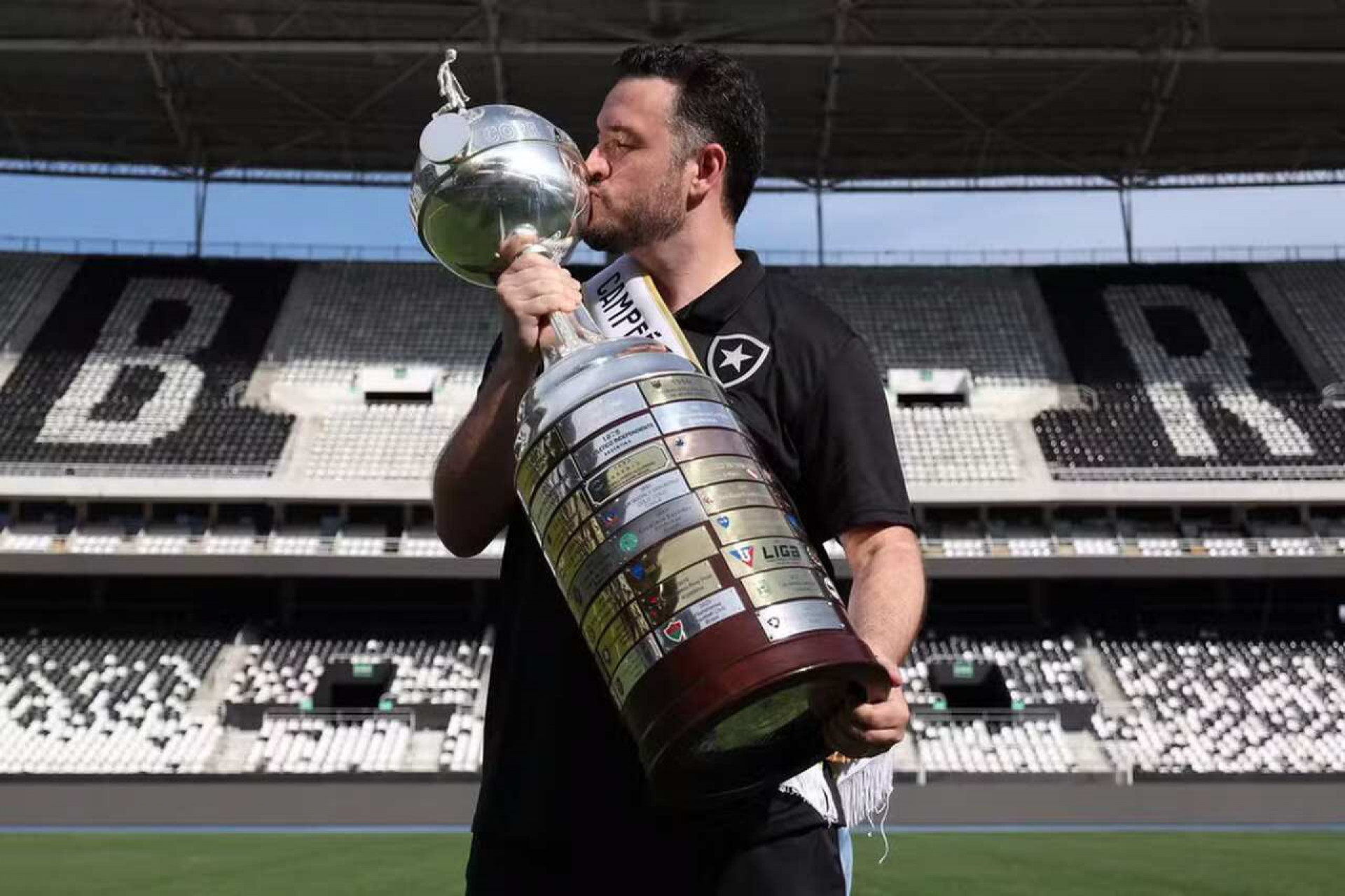 Vasco negocia com Raphael Rezende para cargo de gest&atilde;o