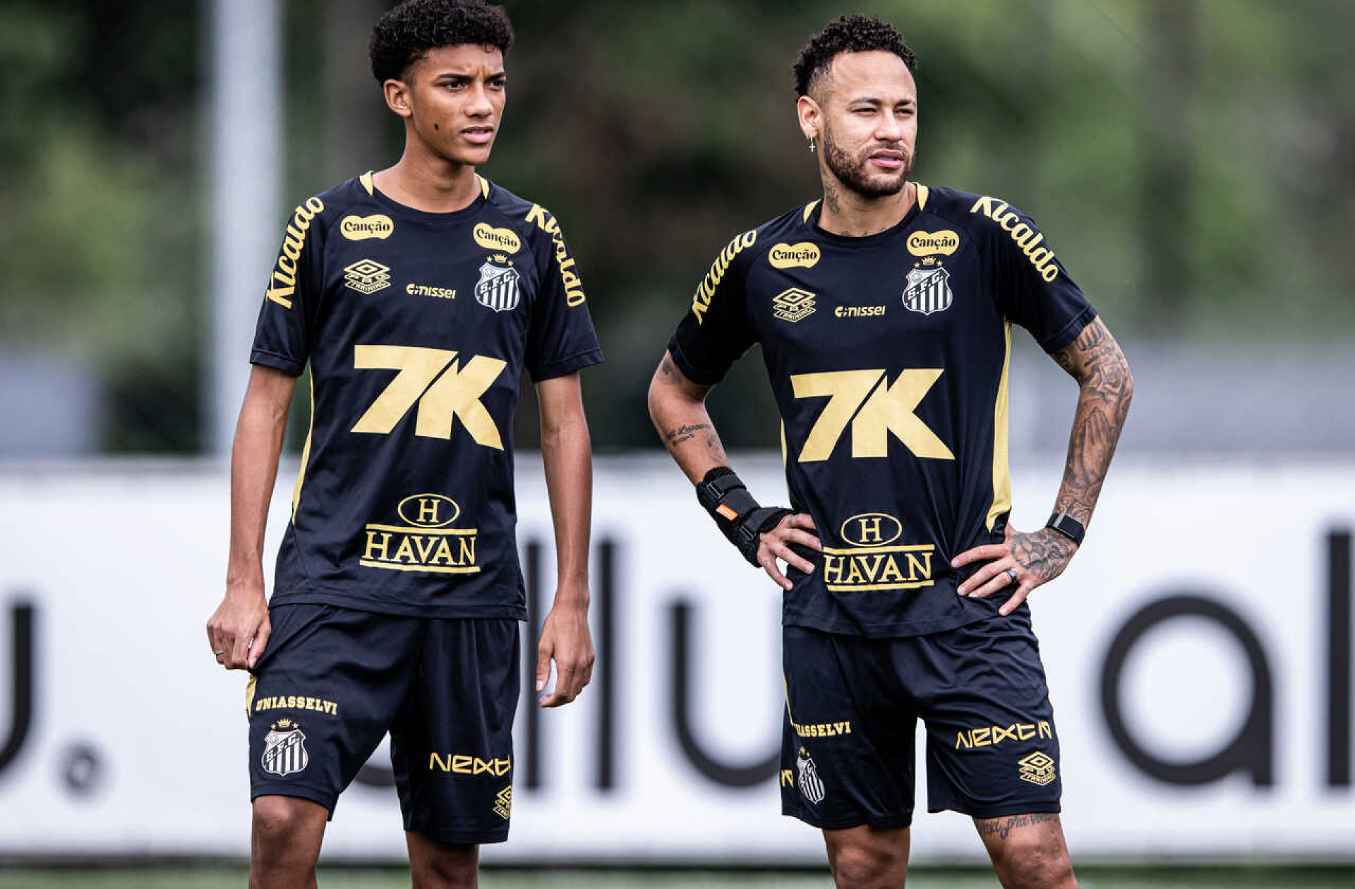 Apesar de tr&eacute;gua, Santos mant&eacute;m sindic&acirc;ncia no caso Neymar e Robinho Jr