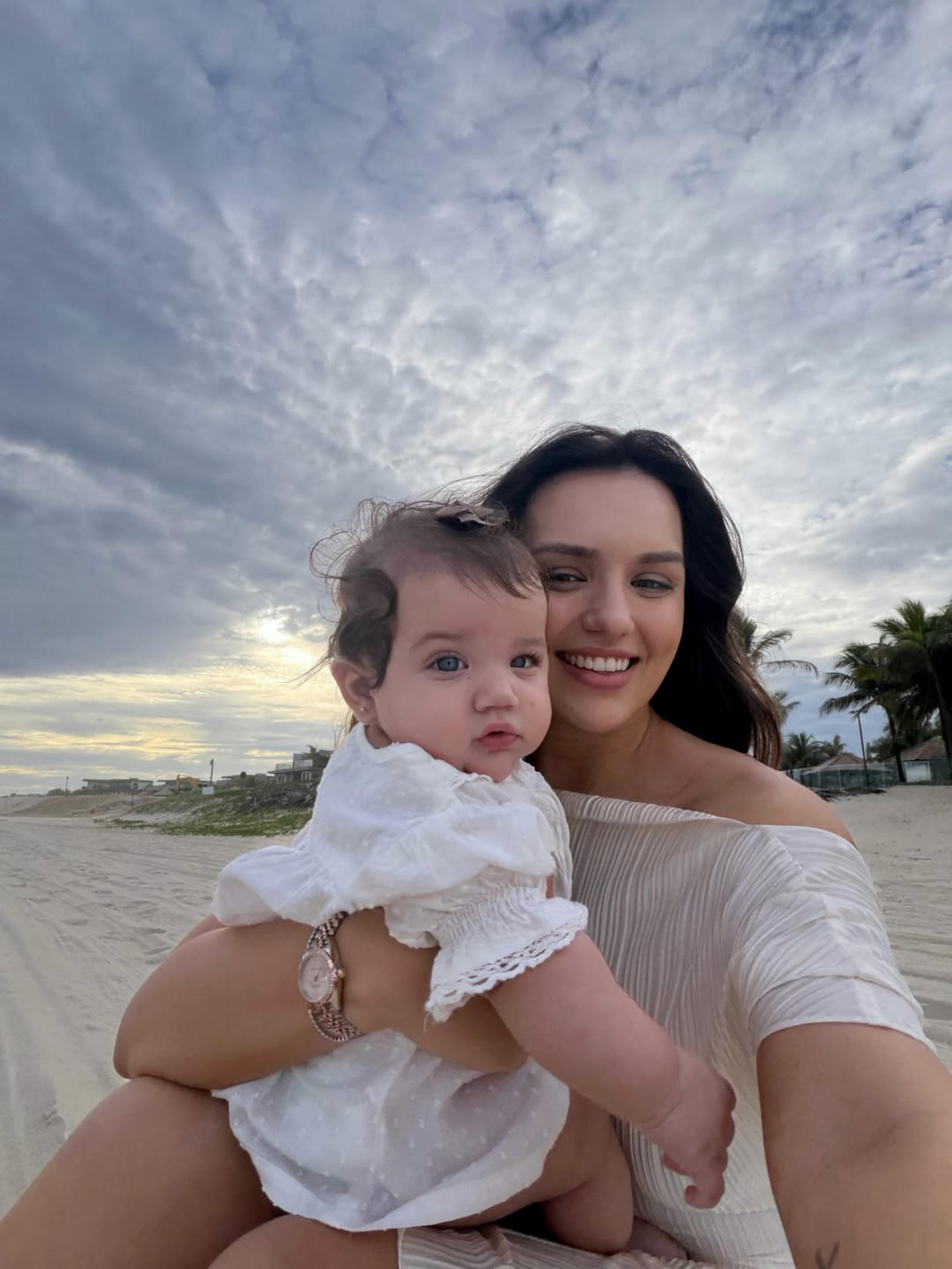 Rafa Kalimann curtiu dia na praia com a filha, Zuza  - Reprodu&ccedil;&atilde;o/Instagram