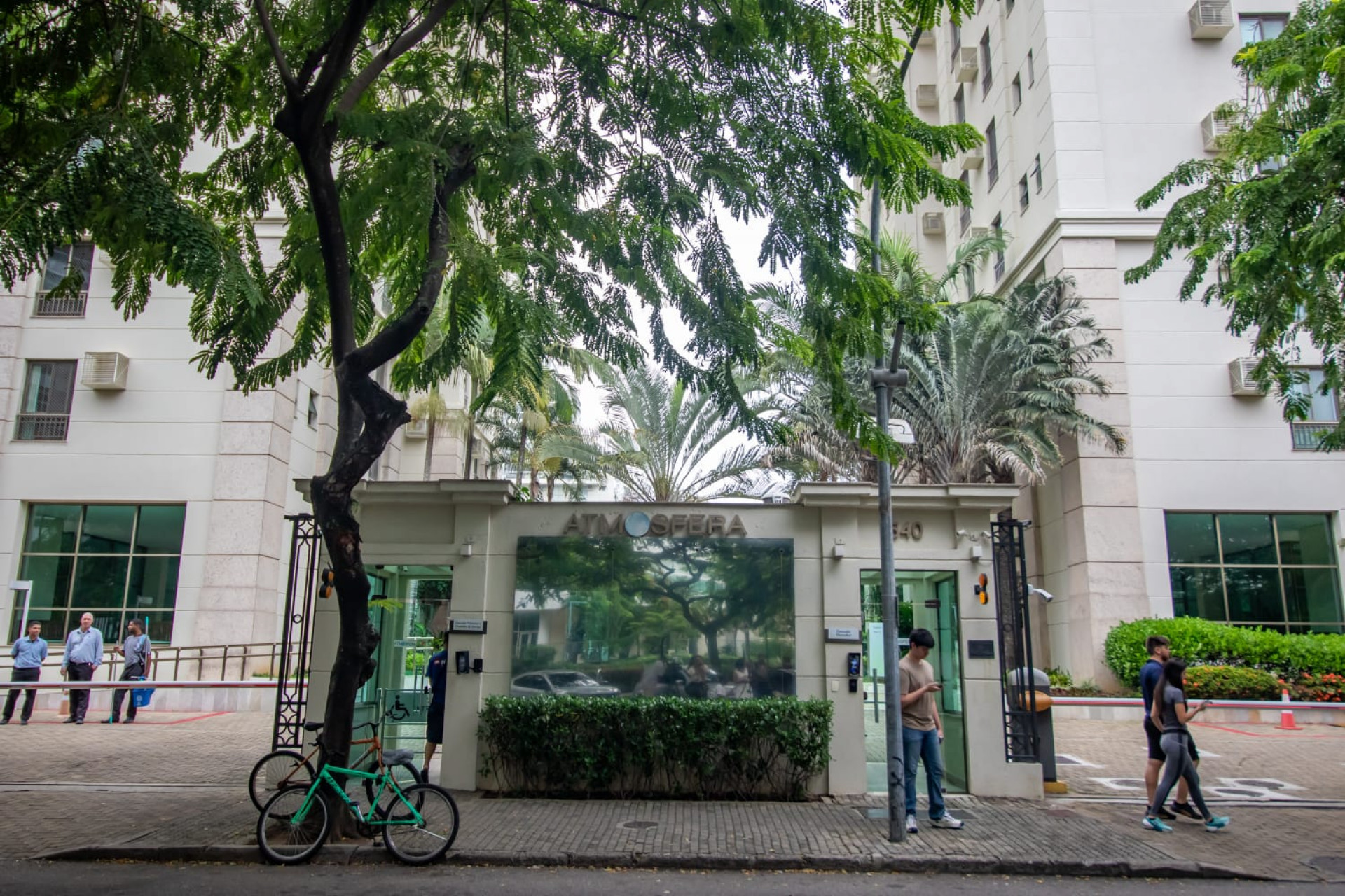 Cl&aacute;udio Castro foi alvo de opera&ccedil;&atilde;o no condom&iacute;nio onde mora - &Eacute;rica Martin / Ag&ecirc;ncia O DIA