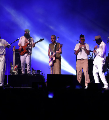 Jota.pê recebe Emicida e Os Garotin em show no Rio