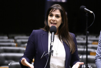 Cotada para vice, deputada Simone Marquetto se encontra com Flávio Bolsonaro