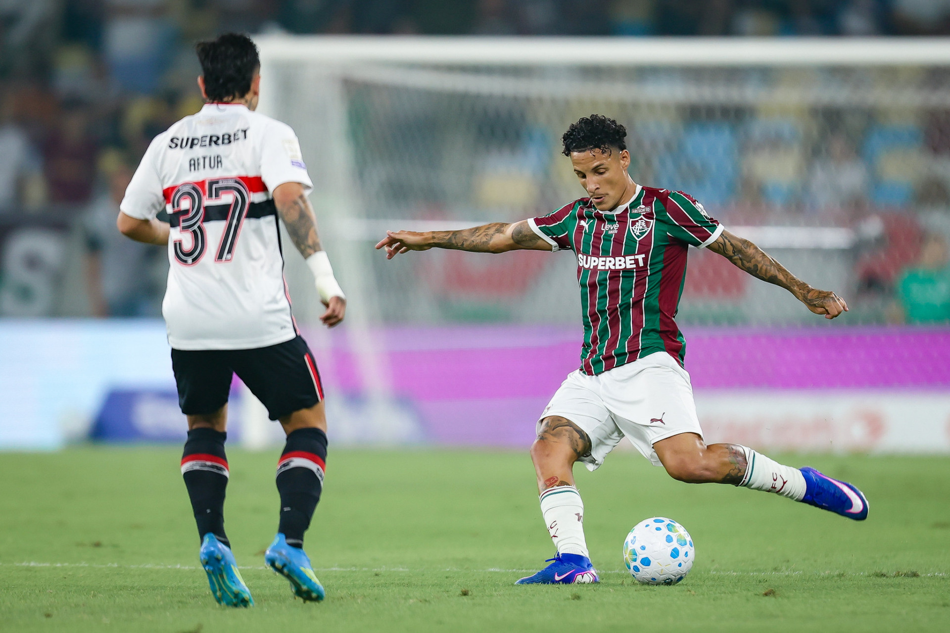 Guilherme Arana em ação pelo Fluminense, no Maracanã - Marcelo Gonçalves/Fluminense FC