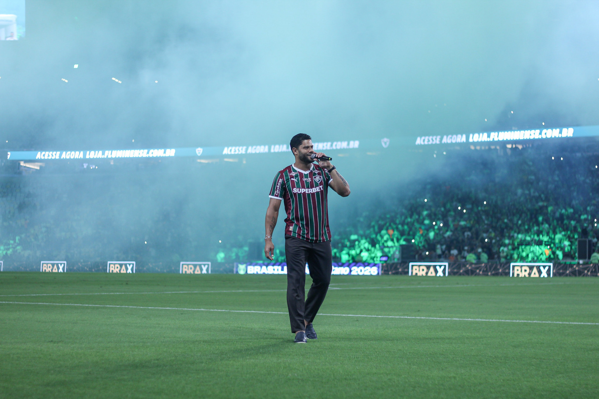 Hulk foi recebido com festa pela torcida do Fluminense no Maracanã - Leonardo Brasil/Fluminense FC
