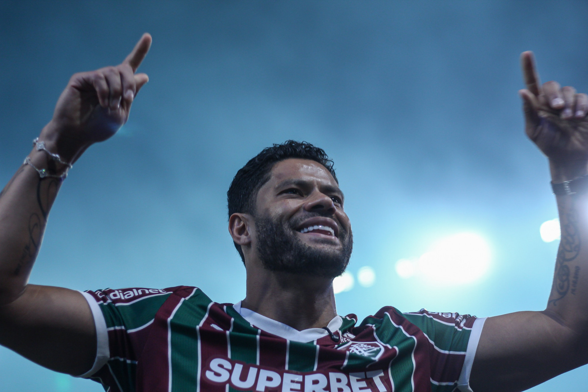Hulk foi recebido com festa pela torcida do Fluminense no Maracanã - Leonardo Brasil/Fluminense FC