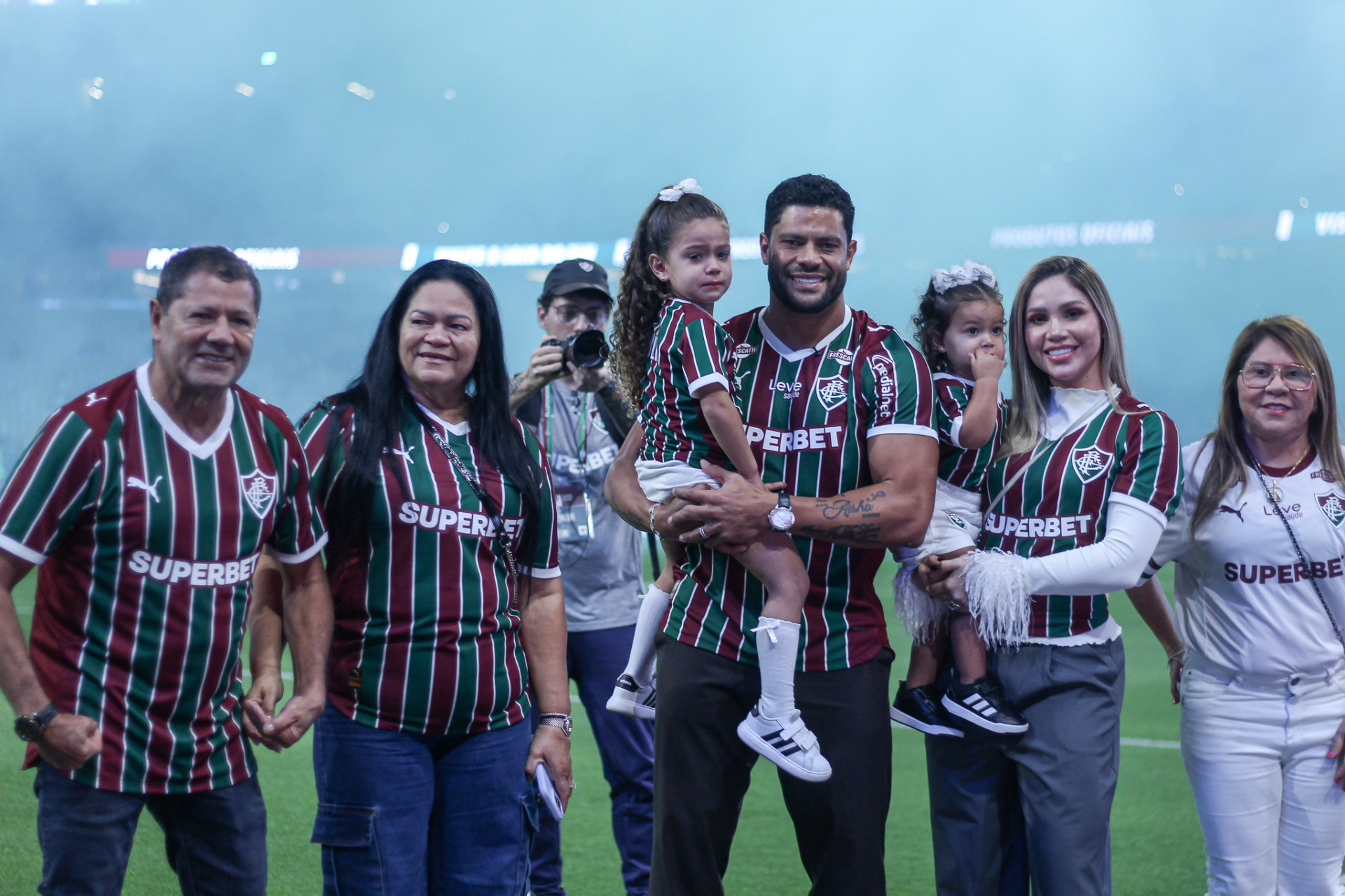 Hulk foi recebido com festa pela torcida do Fluminense no Maracanã - Leonardo Brasil/Fluminense FC