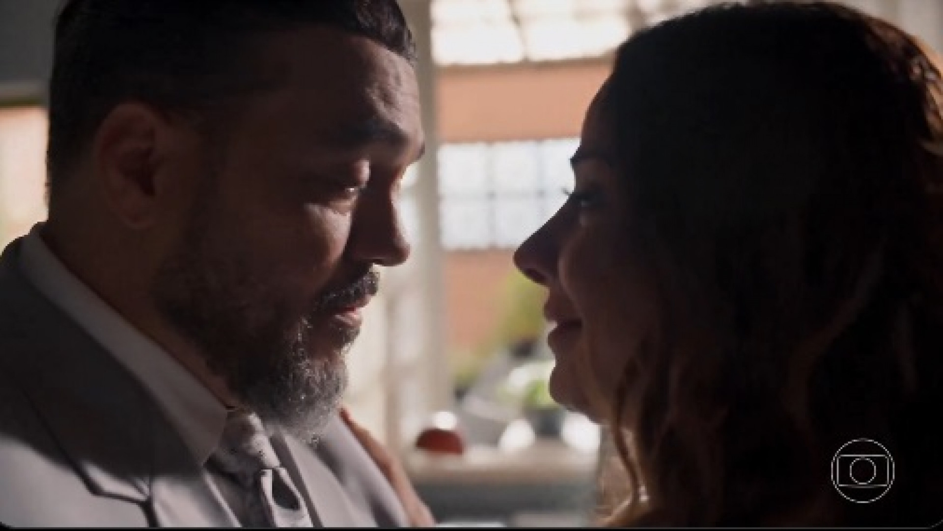 Consuelo se despede de Misael e volta para o Rio de Janeiro - Reprodução de Vídeo/ Globo 