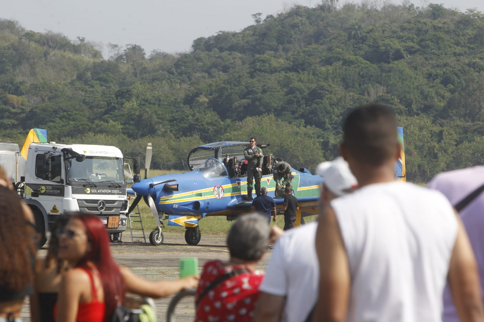 Famílias se encantam com show aéreo no MUSAL Airshow 2026, neste sábado (16) - Reginaldo Pimenta/Agência O Dia
