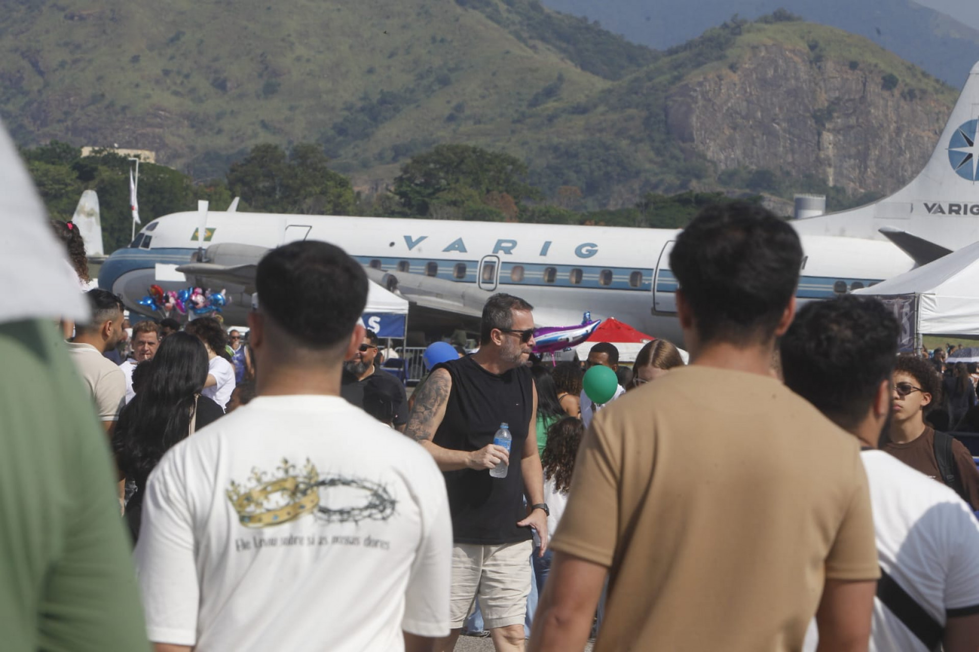 Famílias se encantam com show aéreo no MUSAL Airshow 2026, neste sábado (16) - Reginaldo Pimenta/Agência O Dia