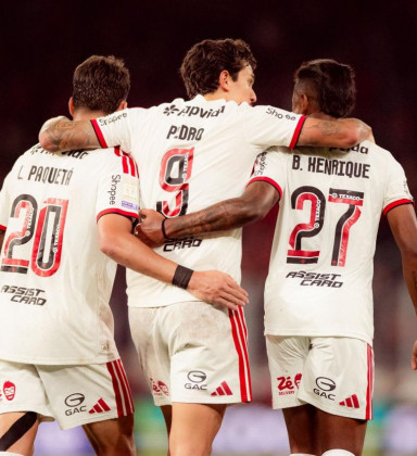 Flamengo empata com o Athletico-PR e perde chance de encostar no Palmeiras