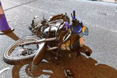 Colisão na RJ-106 termina com motociclista morto e adolescente ferido em Rio das Ostras