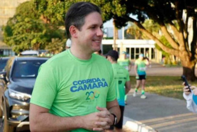 Hugo Motta defende fim da escala 6x1 e fala em texto de convergência sobre o tema