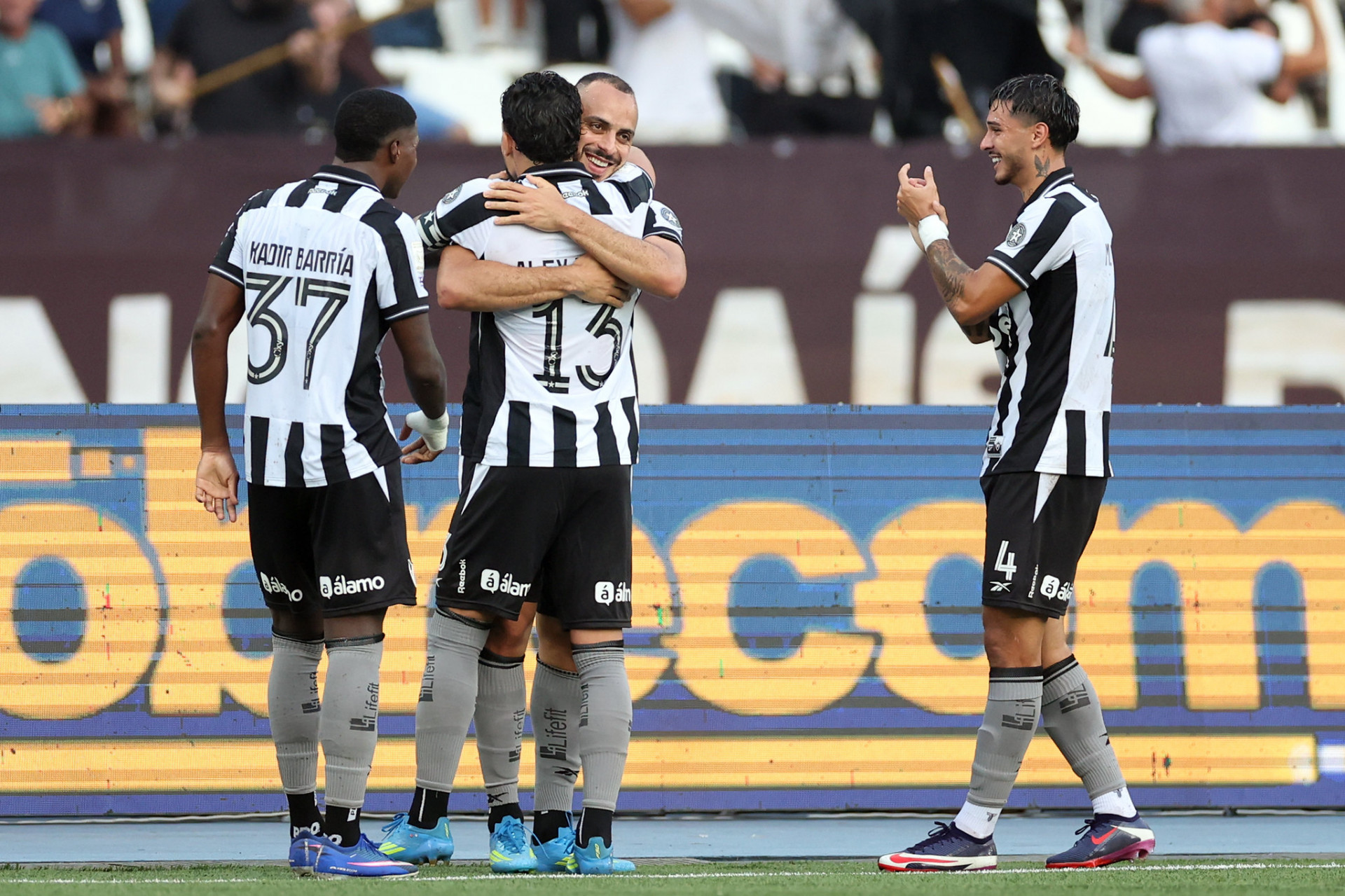 Arthur Cabral foi o destaque do Botafogo contra o Corinthians - Vitor Silva / Botafogo