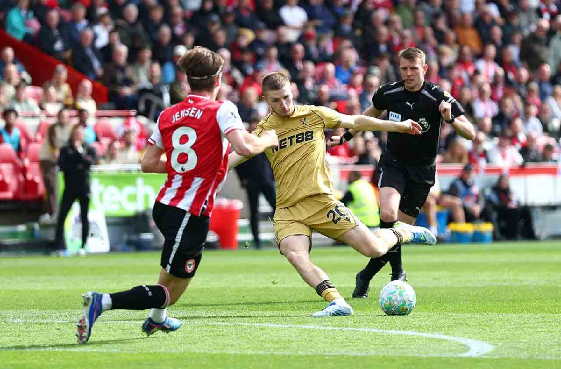 Igor Thiago passa em branco, e Brentford empata com Crystal Palace pela Premier League