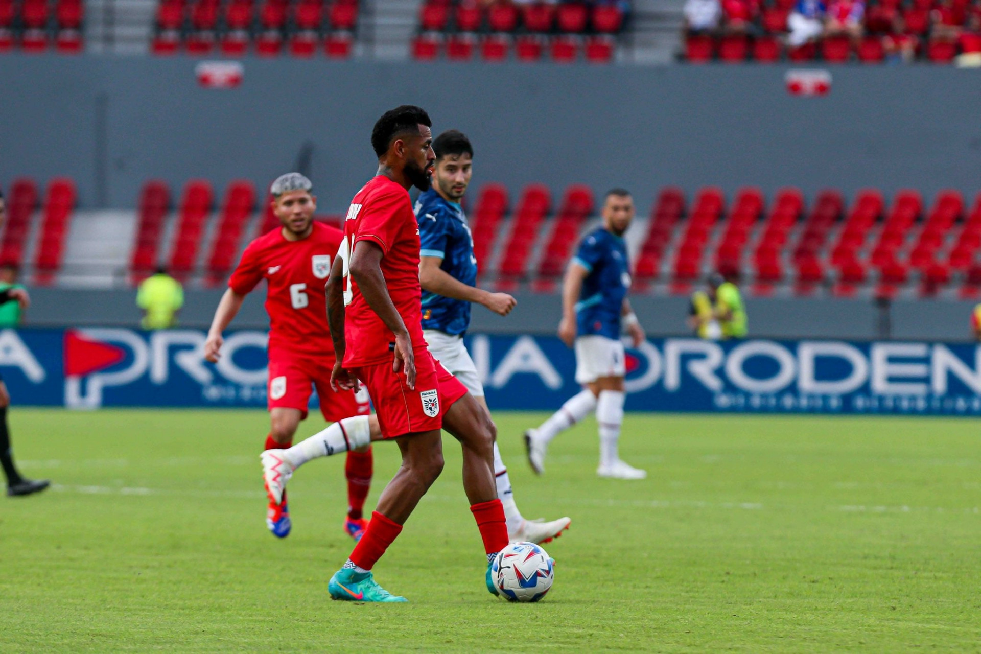 Feras da Copa: An&iacute;bal Godoy, capit&atilde;o e refer&ecirc;ncia do Panam&aacute;