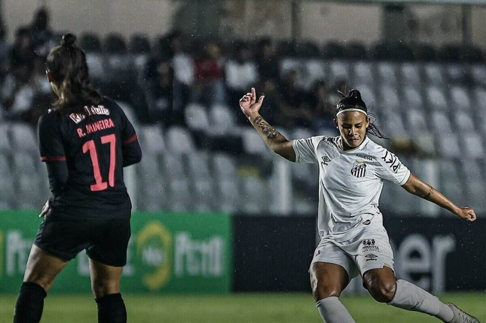 Bragantino vence o Santos e entra no G8 do Brasileir&atilde;o feminino