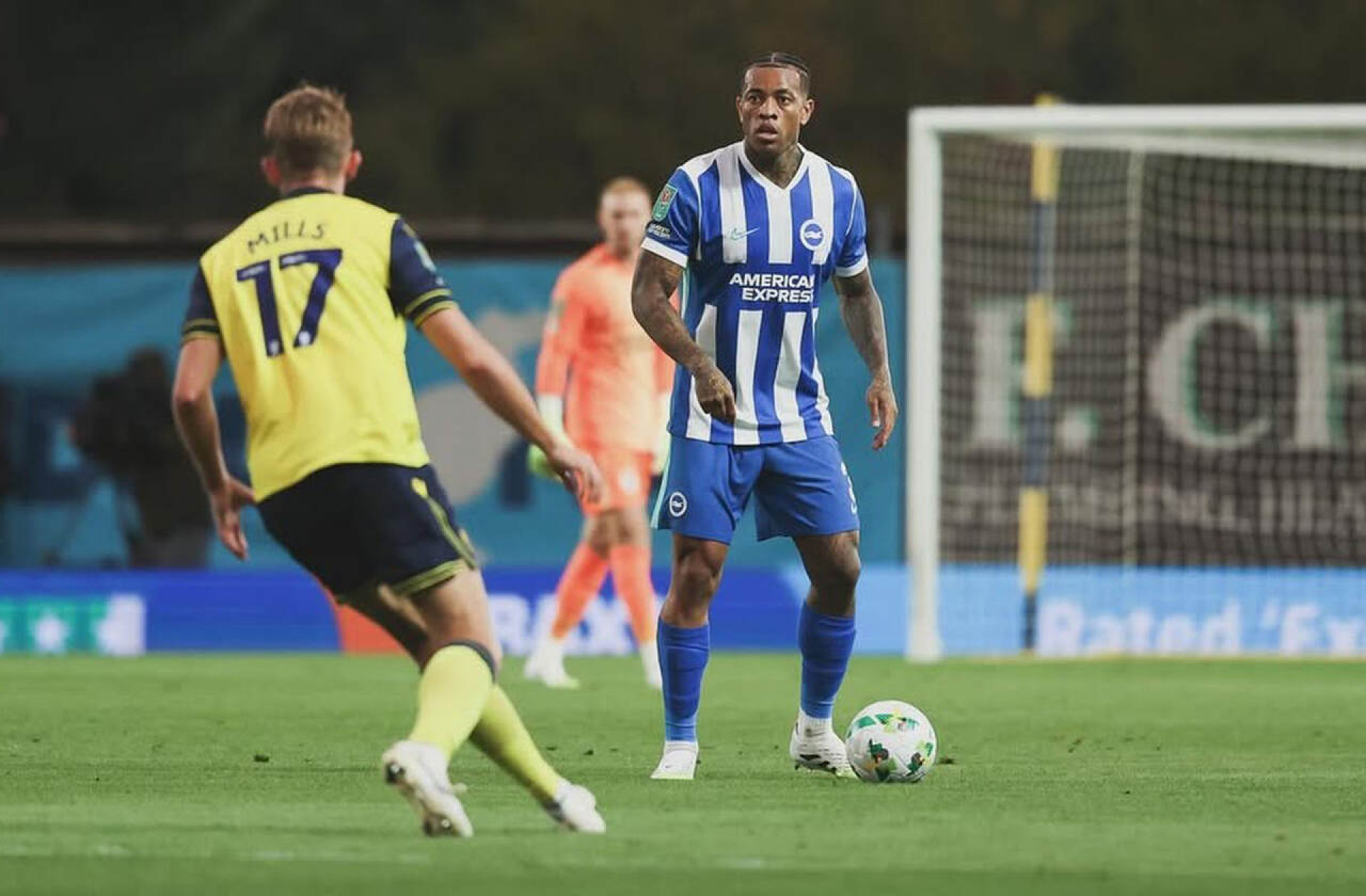 Cruzeiro envia proposta por zagueiro e aguarda resposta do Brighton