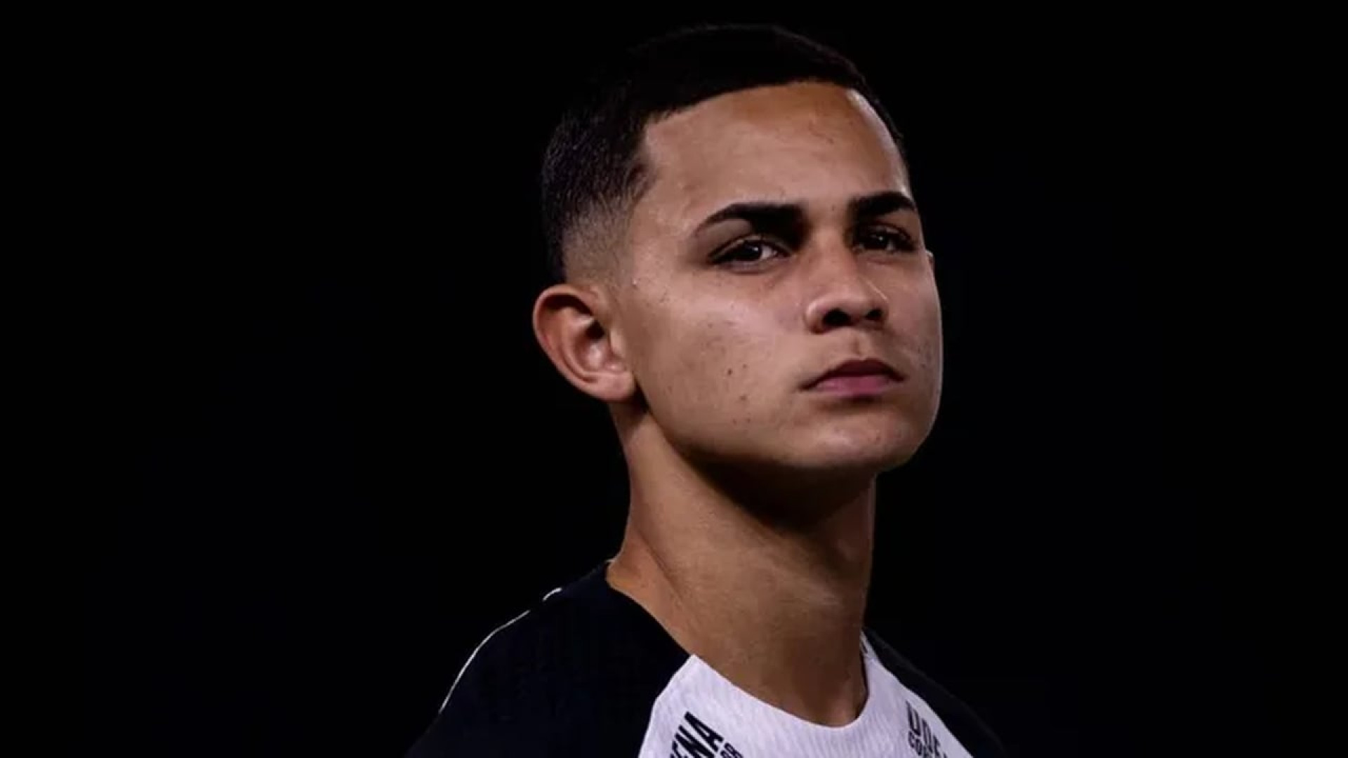 Jogador do Corinthians agride &aacute;rbitro em jogo do Brasileir&atilde;o Sub-20