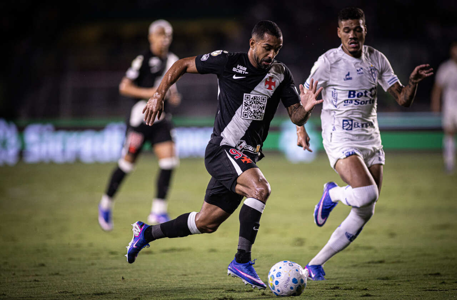 Paulo Henrique n&atilde;o deve voltar ao Vasco antes da Copa, diz Renato Ga&uacute;cho
