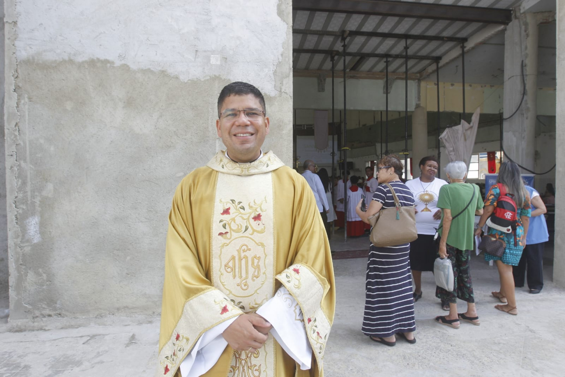 Pároco do Santuário Nossa Senhora d?Ajuda, Diogo Espagolla - Reginaldo Pimenta/Agência O Dia
