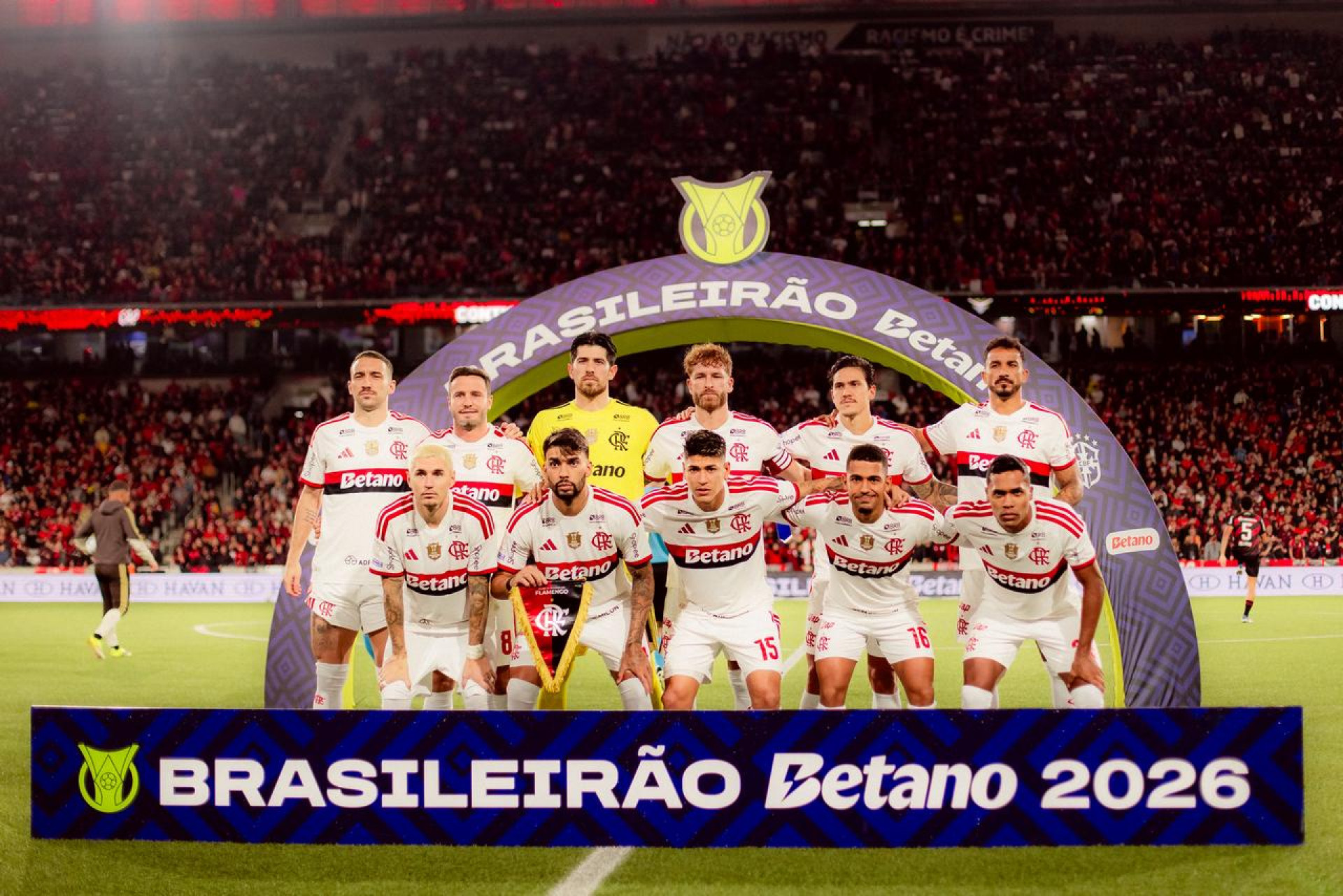 Time titular do Flamengo para encarar o Athletico-PR, na Arena da Baixada - Adriano Fontes / Flamengo