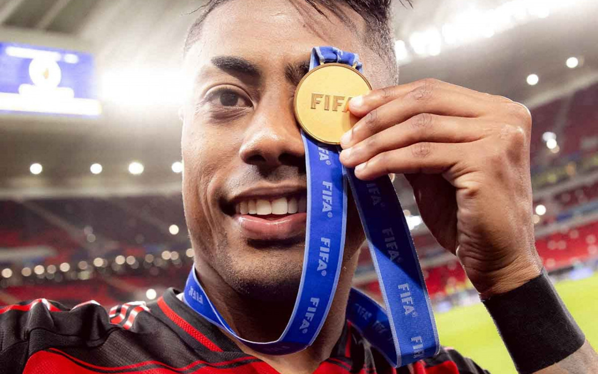 Flamengo realizar&aacute; exposi&ccedil;&atilde;o com as sete ta&ccedil;as de 2025