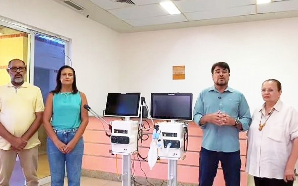 Entrega de respiradores ao hospital municipal gera críticas sobre demora na compra e cobrança por mais transparência em Quissamã