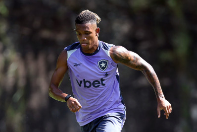 Manchester United tem interesse na contratação de Danilo