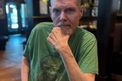 Morre Tom Kane, de 'Star Wars' e 'Meninas Superpoderosas', aos 64 anos