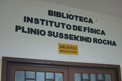 Estudantes da UFRJ fazem paralisação e denunciam assédio, comida com larvas e falta de assistência