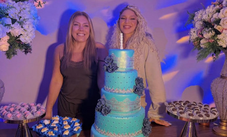 Após Simony negar atuação de promoter na festa da filha, casa de festas diz o contrário
