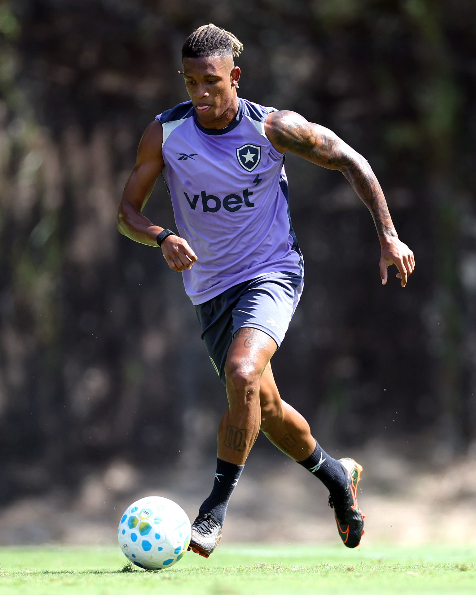Danilo em treino do Botafogo