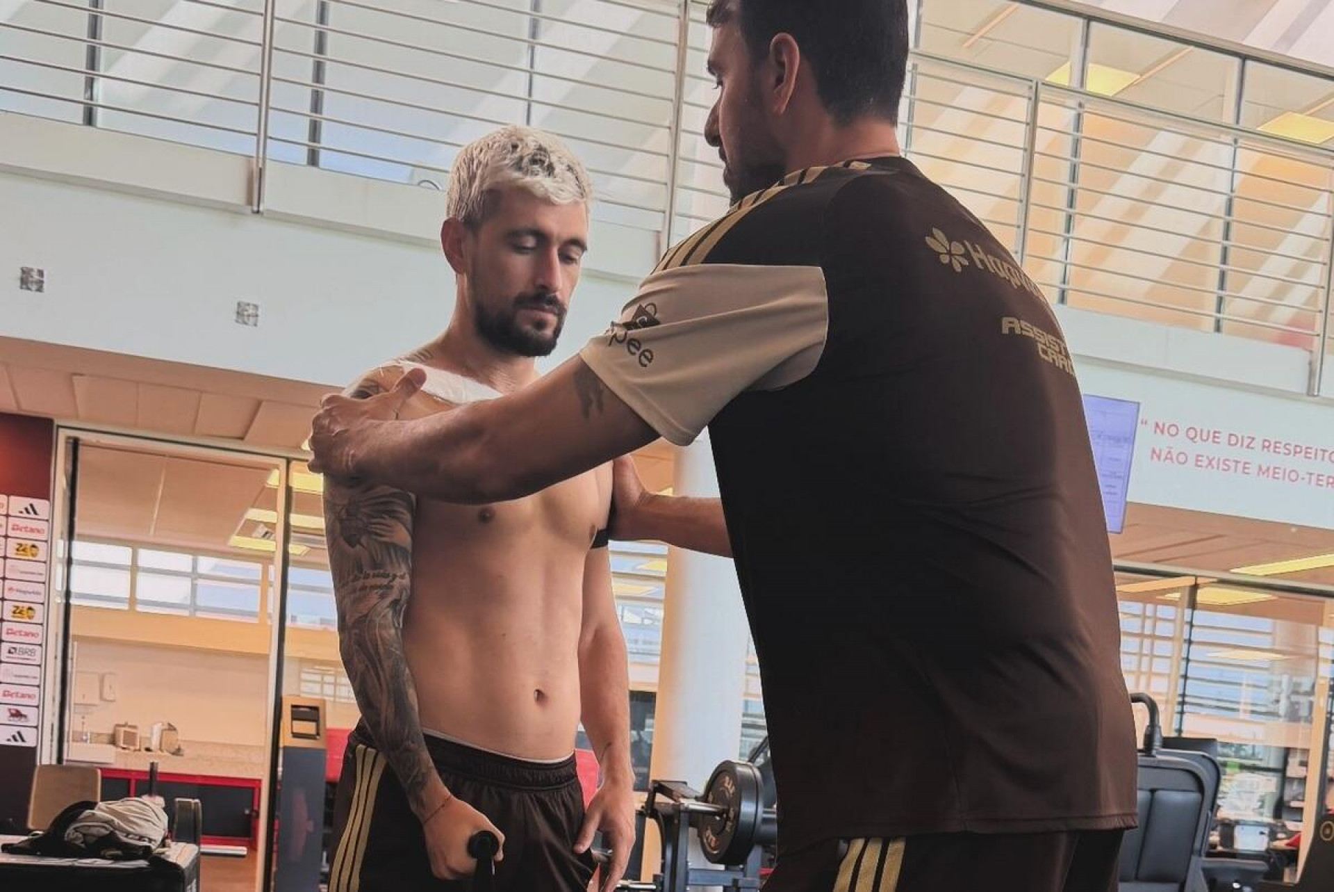 Flamengo libera de Arrascaeta para tratamento no Uruguai