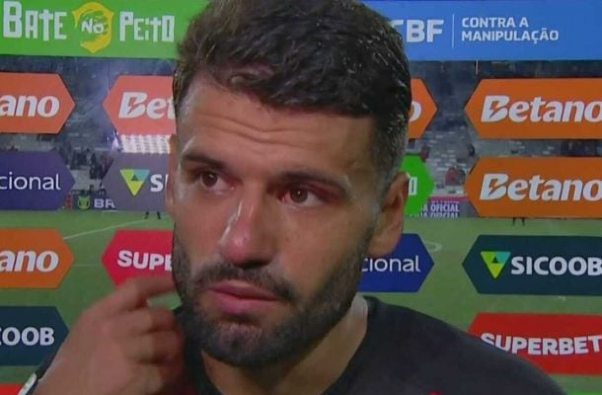 Jadson fala em “sabor amargo” ap&oacute;s empate com Flamengo