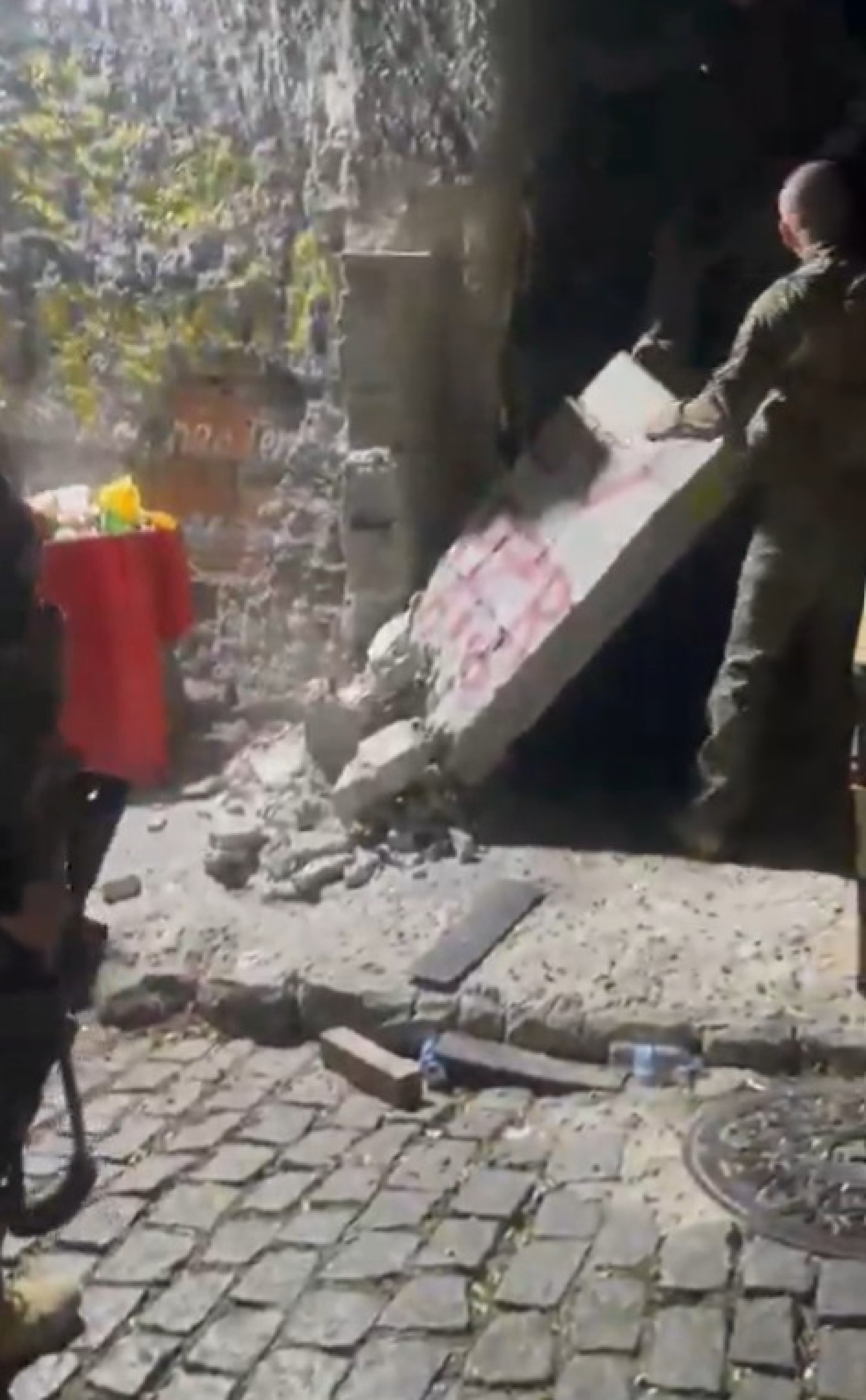 Equipes destruíram estruturas utilizadas pelo crime organizado - Divulgação / PMERJ