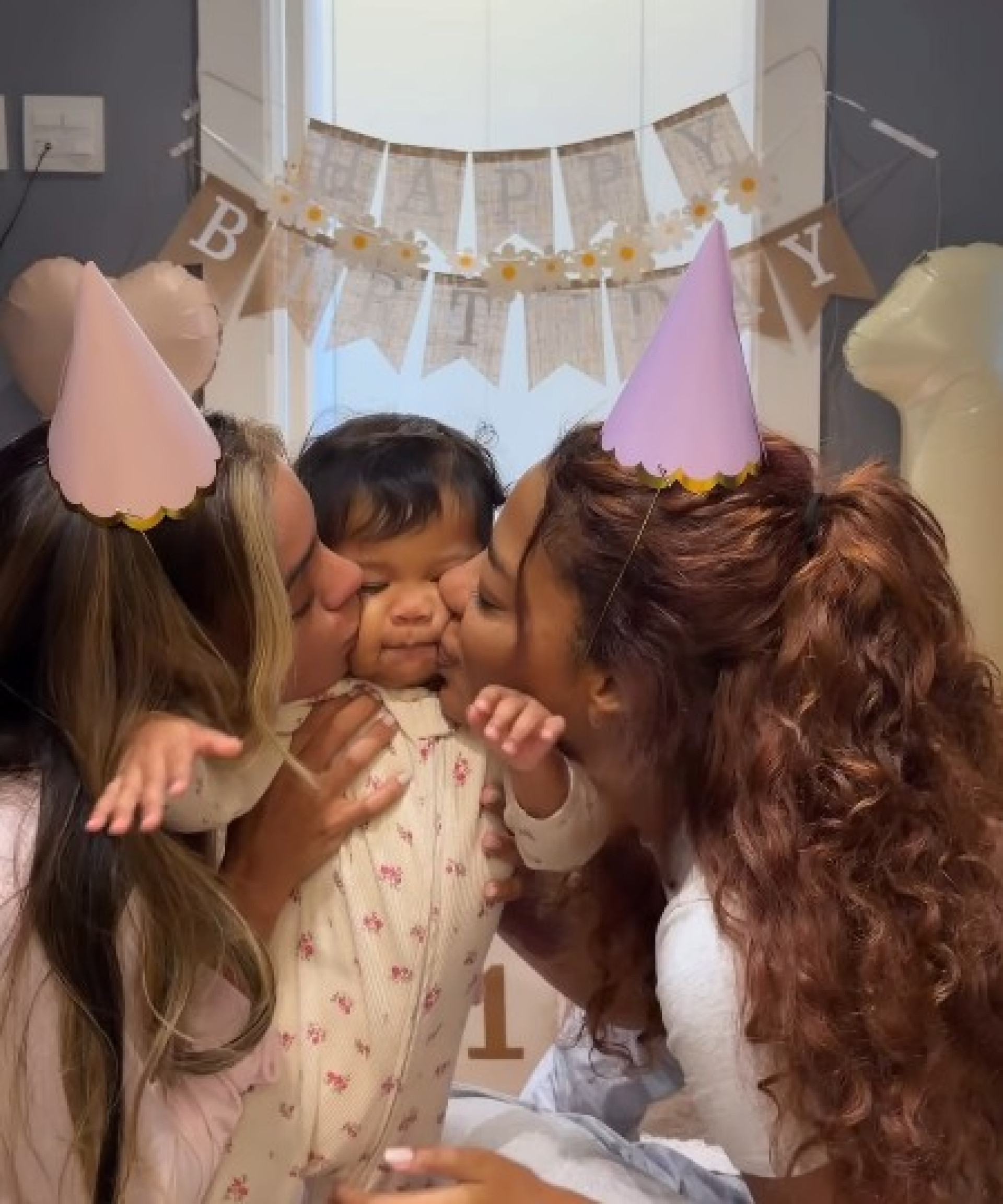 Ludmilla, Brunna Gonçalves e a filha do casal, Zuri - Reprodução / Instagram