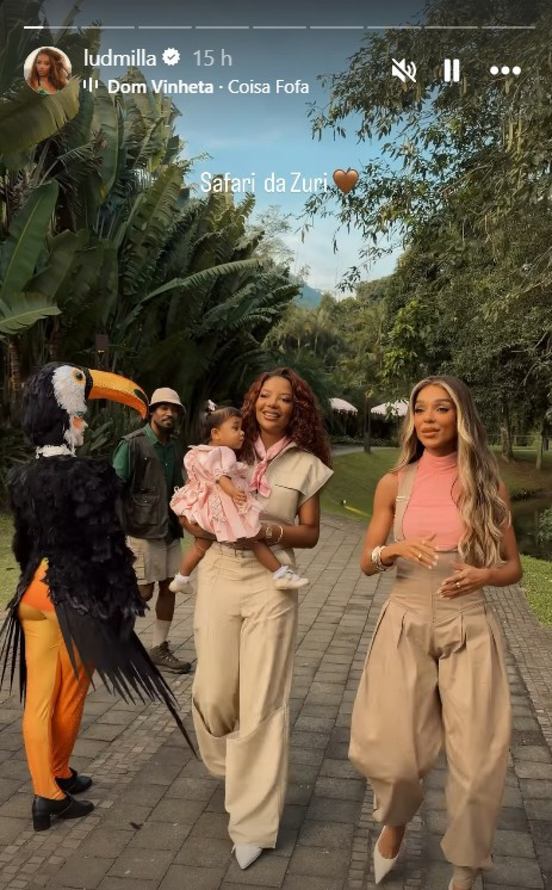 Ludmilla, Brunna Gonçalves e a filha do casal, Zuri, durante a comemoração do primeiro aniversário da menina - Reprodução / Instagram