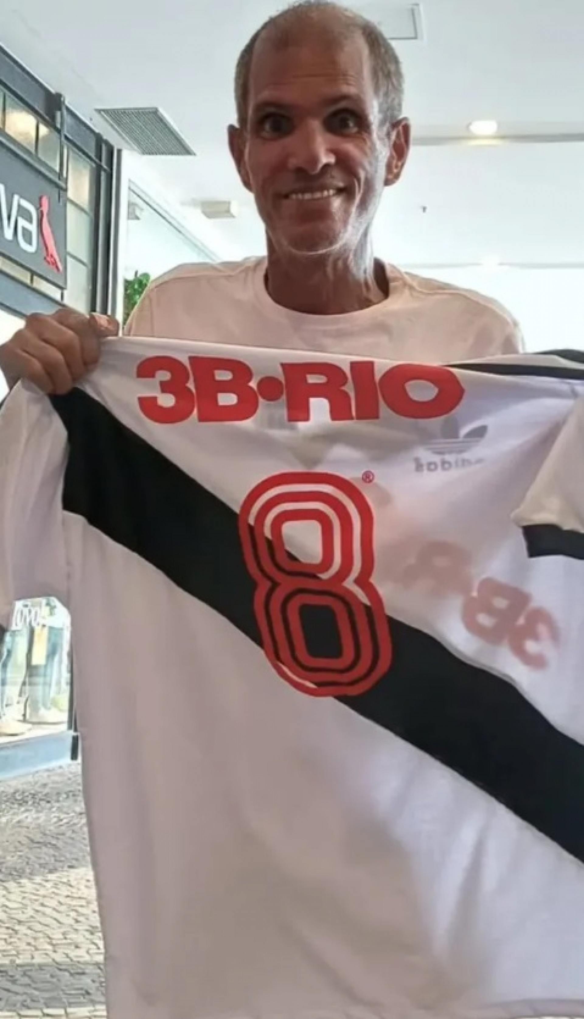 Geovani Silva marcou época com a camisa do Vasco - Divulgação / Instagram