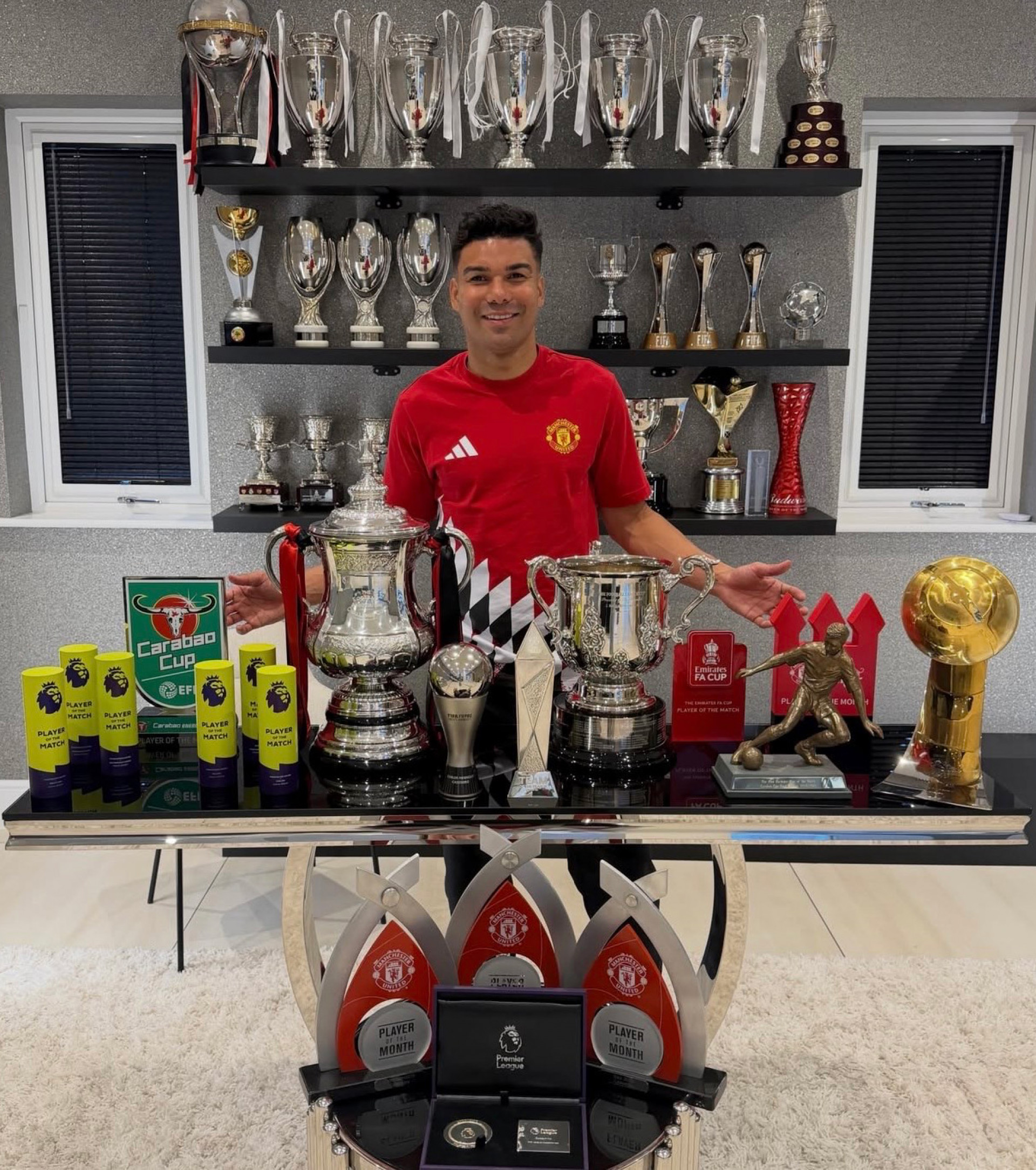 Casemiro é liberado pelo Manchester United e também aguarda para se apresentar à Seleção