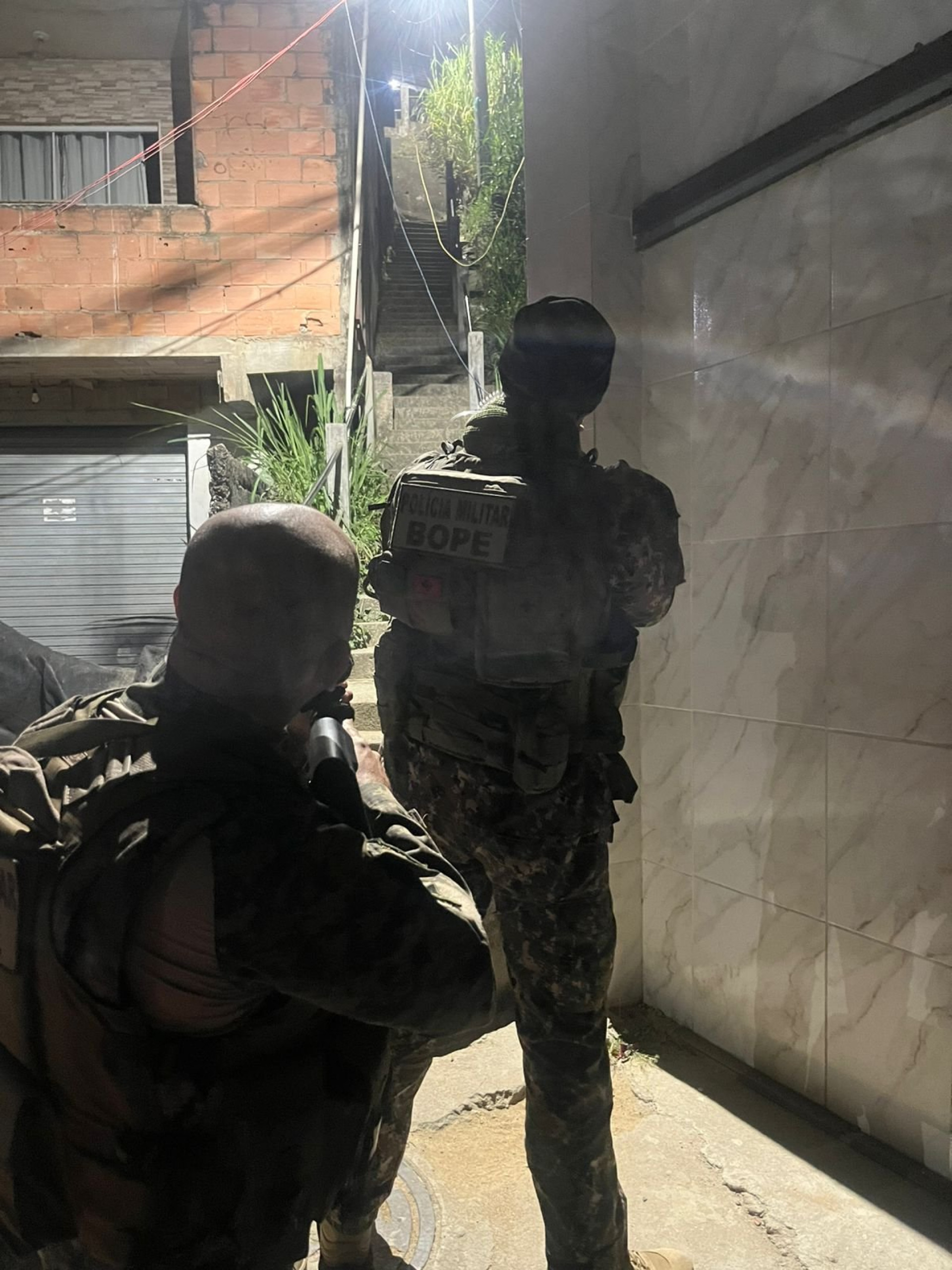 Agentes do Bope estão desde as primeiras horas do dia no Morro dos Prazeres - Divulgação / PMERJ
