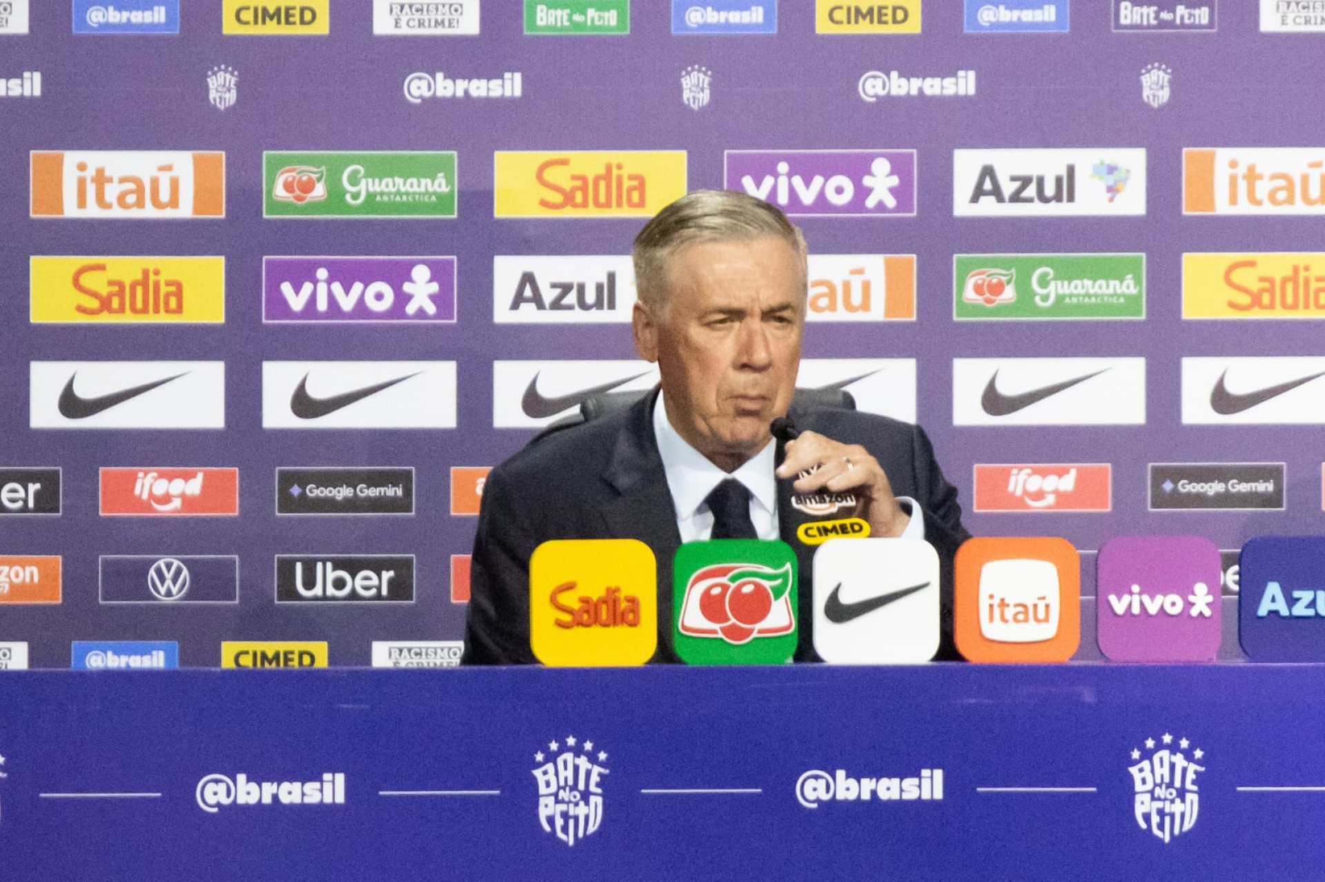 Estudo aponta que maioria dos brasileiros aprovou a convocação de Ancelotti para a Copa