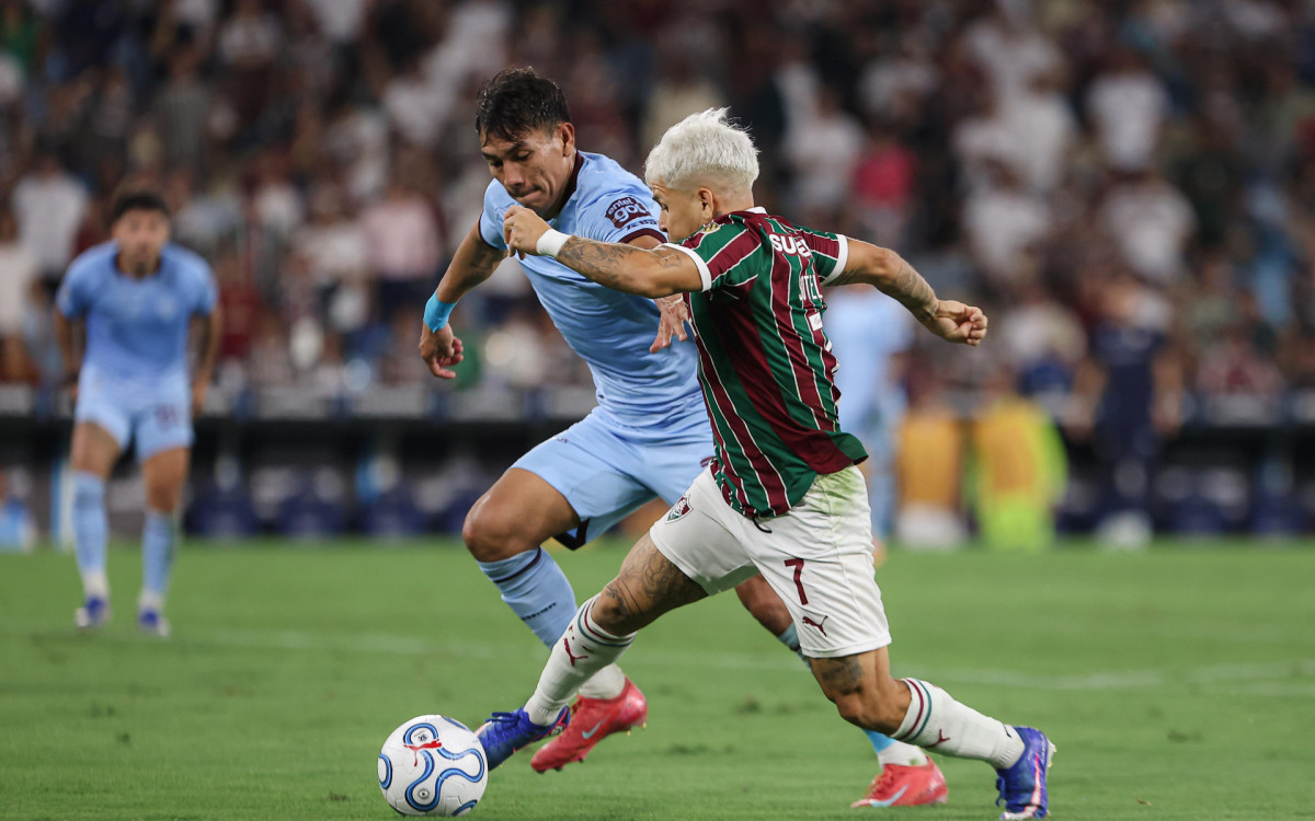 Soteldo em ação no jogo entre Fluminense e Bolívar