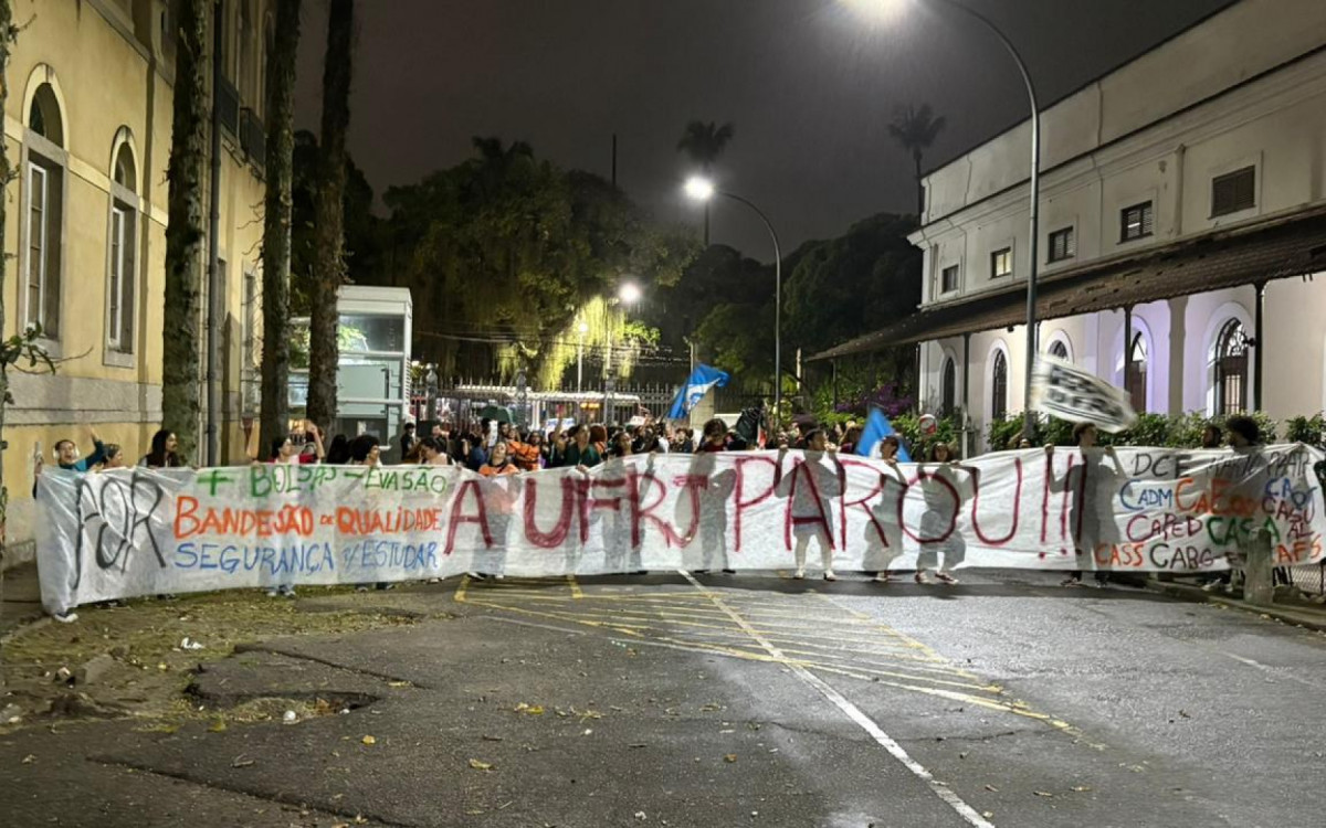Alunos da UFRJ entram em estado de greve: 'Situação chegou ao limite'